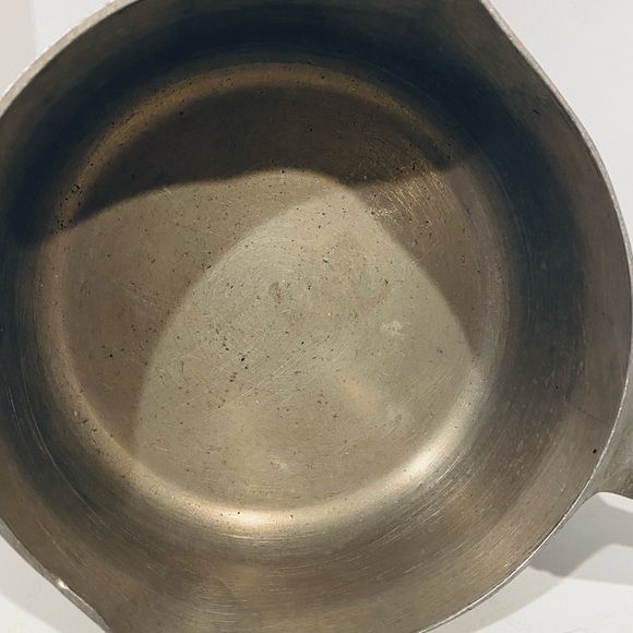 Vintage Mangalite Wagner Ware Sauce Pot USA 1L 1Q with Spouts - Picture 4 of 8
